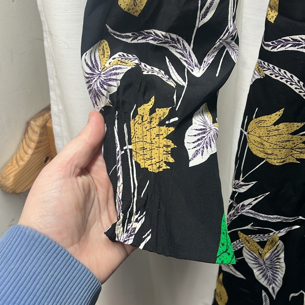 Diane Von Furstenberg Black Green Silk Animal Floral Print Dress- 6 - Picture 4 of 7